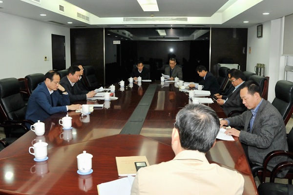 省住房城鄉(xiāng)建設(shè)廳黨組書記顧小平主持召開廳黨組會議,專題學(xué)習(xí)黨的十八屆六中全會精神